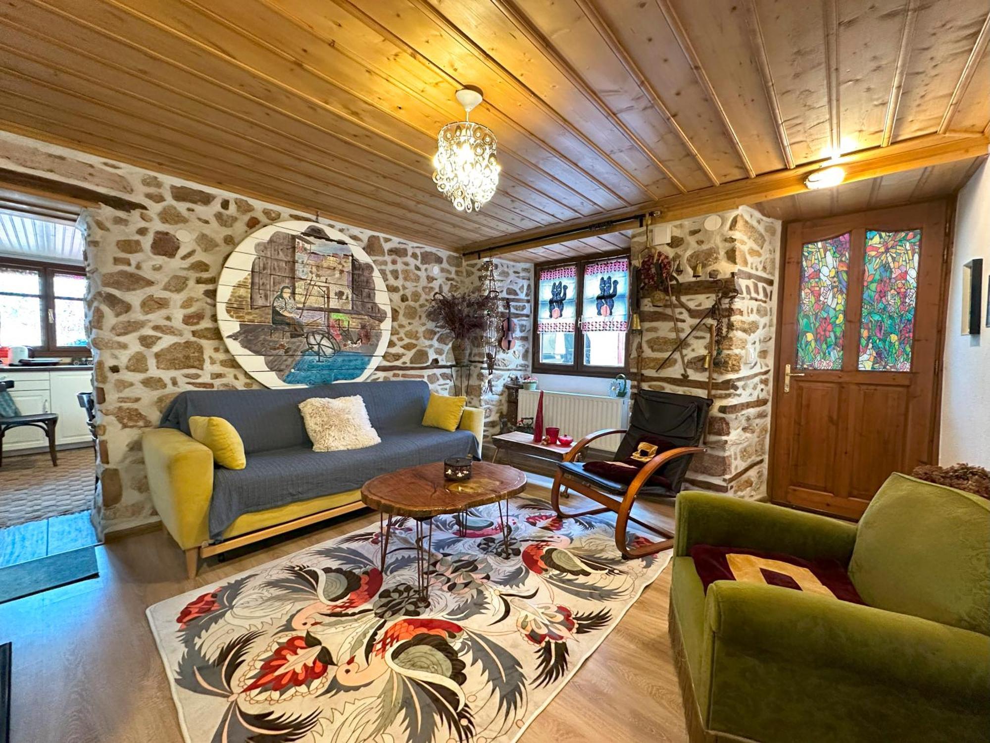 Renovated Old Manor House With Yard Villa Arnaia Exterior photo
