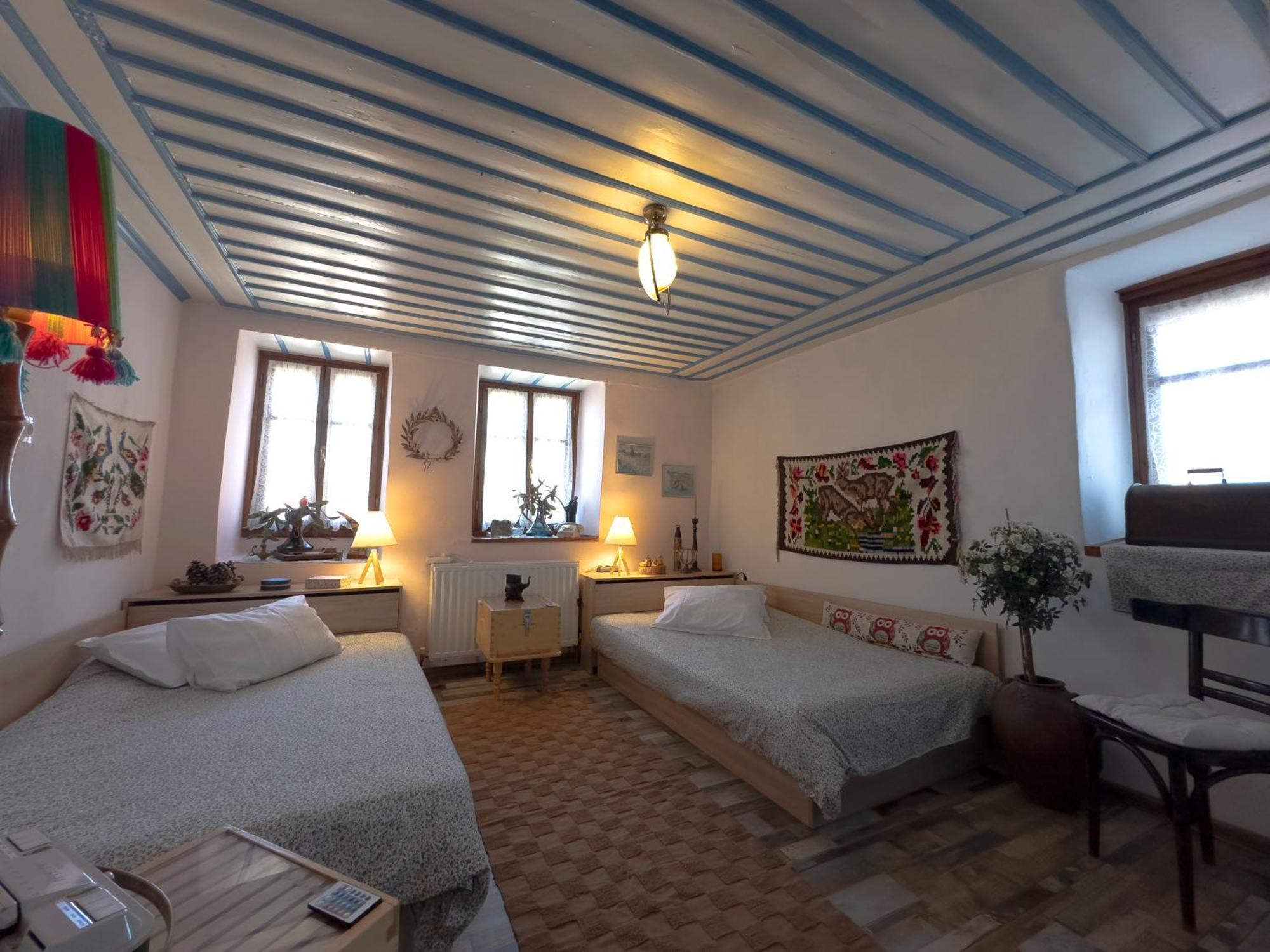 Renovated Old Manor House With Yard Villa Arnaia Exterior photo